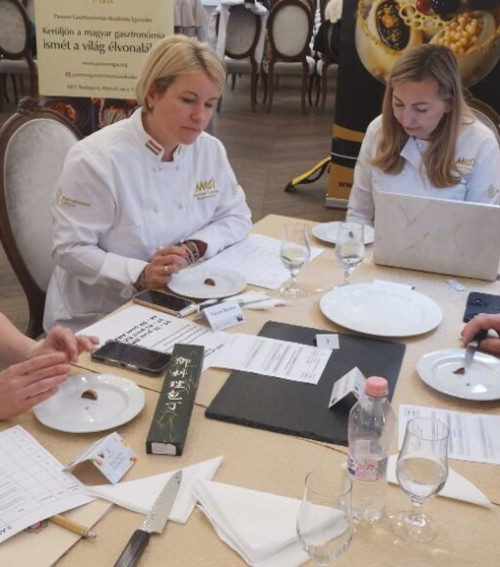 128 minta érkezett az év pálinkás bonbon versenyre