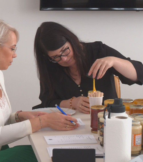 373 minta érkezett a gyulai mézversenyre