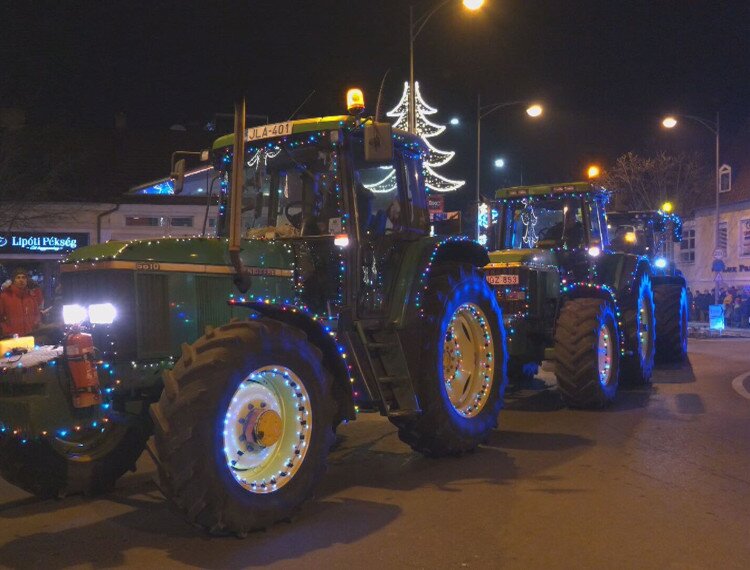 85 traktor vonult végig Gyulán