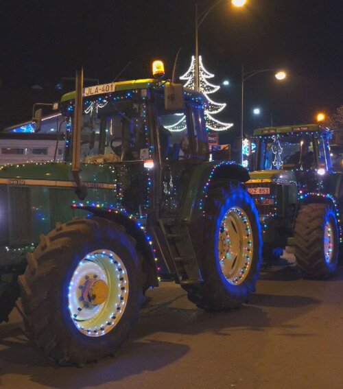 85 traktor vonult végig Gyulán