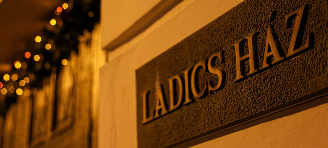 Advent a Ladics-házban: Krisztkindli - különleges tárlatvezetés