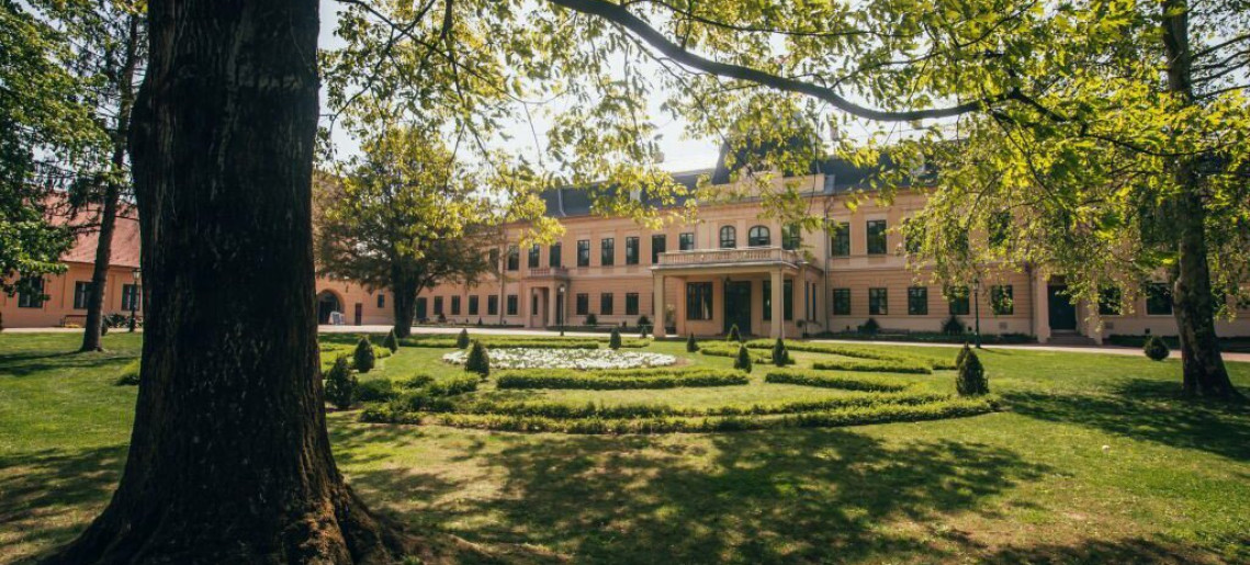 Almásy-kastély: Női hősök, hősies nők - rendkívüli történetek