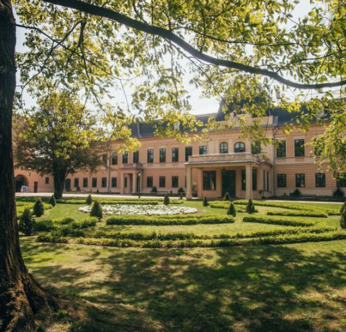 Almásy-kastély: Női hősök, hősies nők - rendkívüli történetek