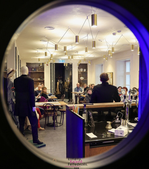 Almásy-kastély: Stefánia-kör