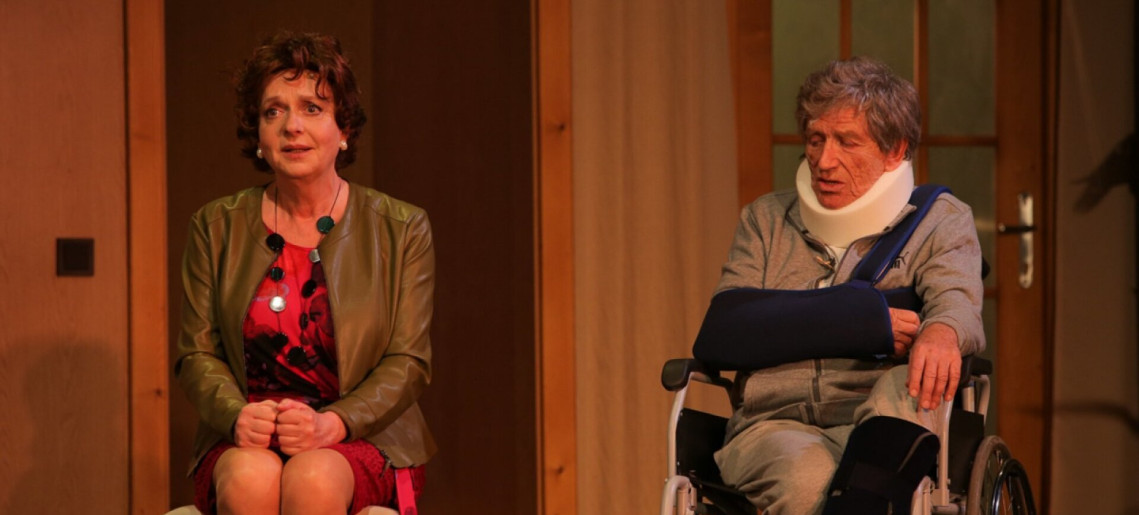 Bess Wohl: Válaszfalak