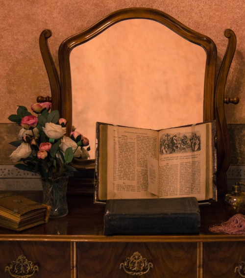 Beszédes virágok - Az Almásy kastély kincsei