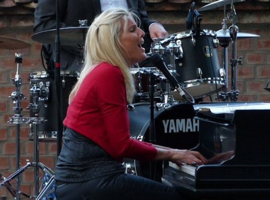 Caroll-Vanwelden-koncert-gyulai-varszinhaz-01.jpg