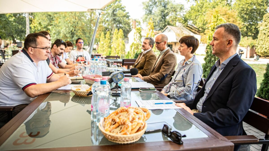 dd438c7ce5e9409481d841bf8a8d3097