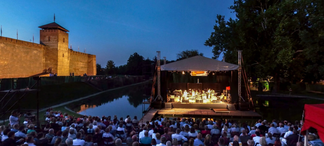 Diákszínjátszók előadásai