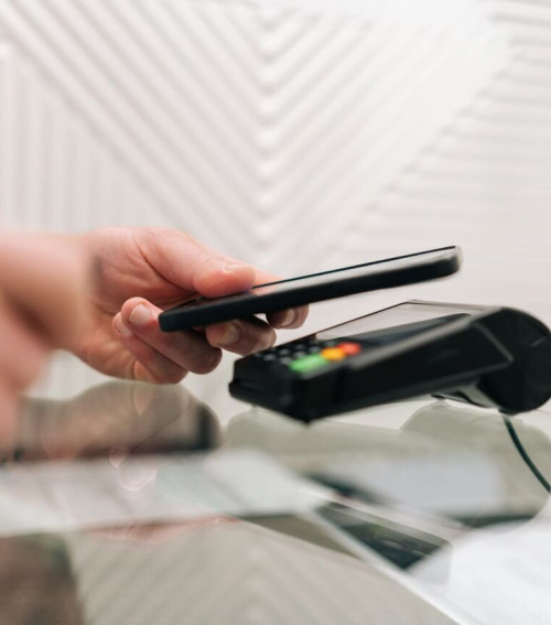 Digitális SZÉP-kártya: így működik a vendégnél, és erre kell figyelniük az elfogadóhelyeknek