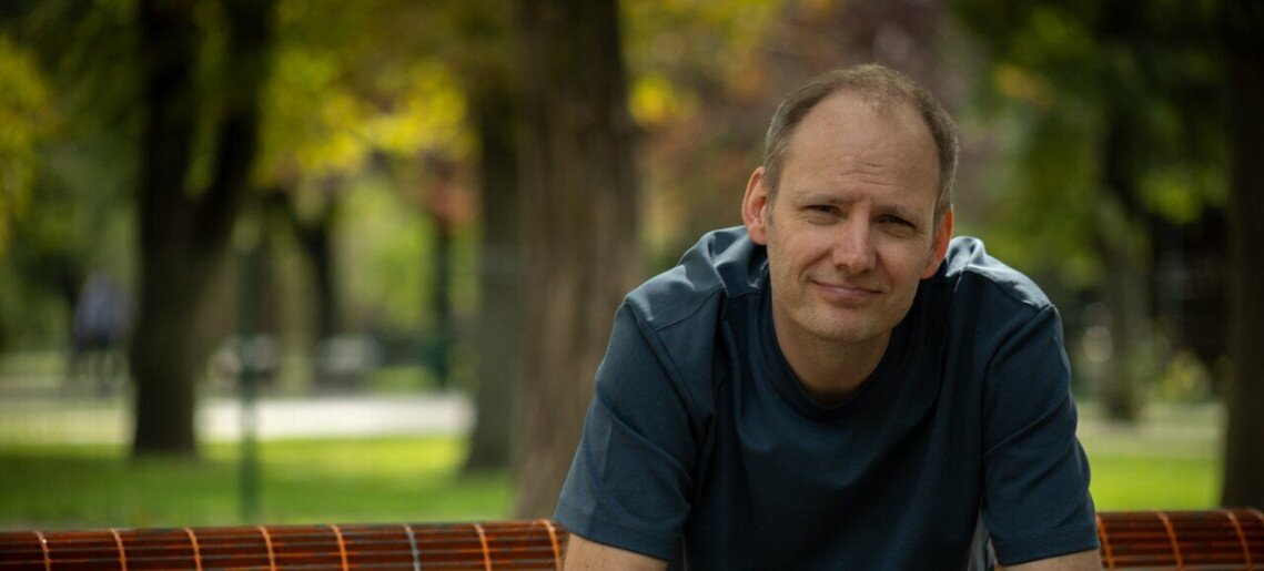 Dumaszínház: Bödőcs Tibor - "Innen már csak gurulunk" stand up estje