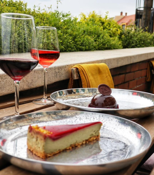 Édeském Desserts and Coffee Shop