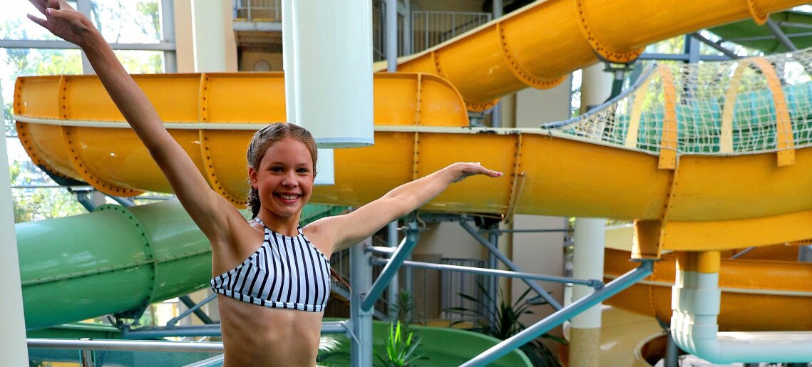 Éjszakai élményfürdőzés az Aquapalotában