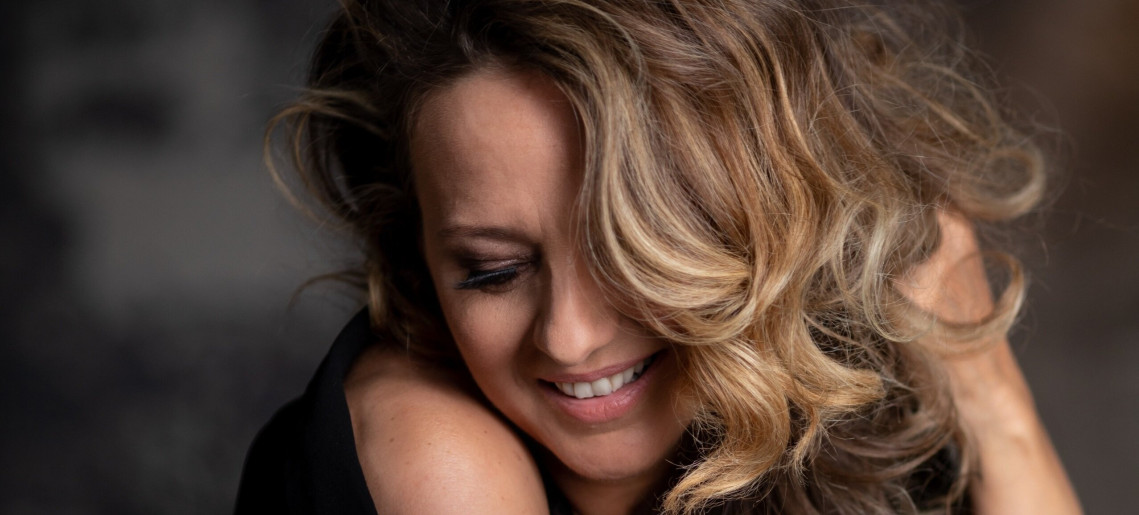 Várszínház - Füst – Pokorny Lia könnyed zenés estje