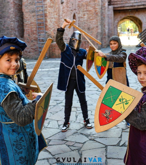 Gyulai Vár: Fegyvertári szemle
