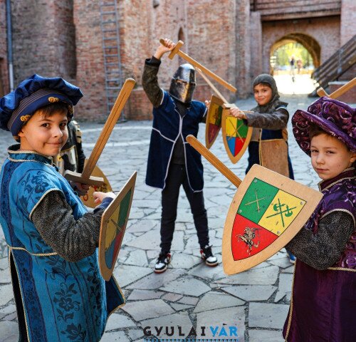 Gyulai Vár: Fegyvertári szemle