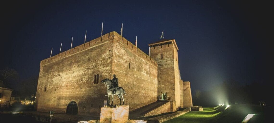 Gyulai Vár: Gyertyafényes tárlatvezetés