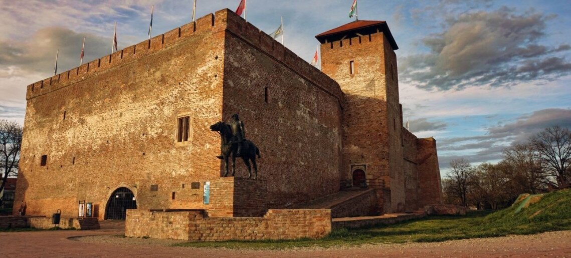 Gyulai Vár: Szeretők halnak, él a szerelem - különleges zenés előadás