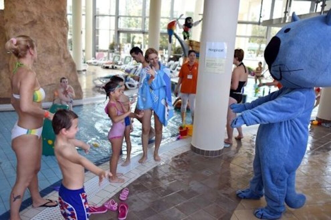 Gyulai-varfurdo-aquapalota-minimax-pici-cicca.jpg