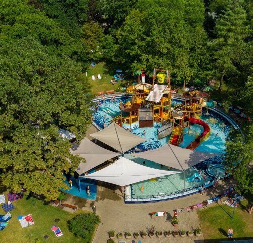 Gyulai Várfürdő és AquaPalota