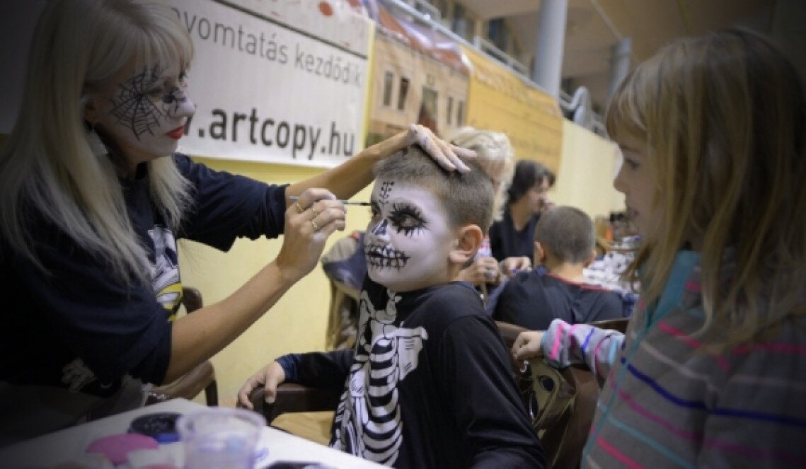 halloween-futas-arcfestes-gyula-2016-01.jpg