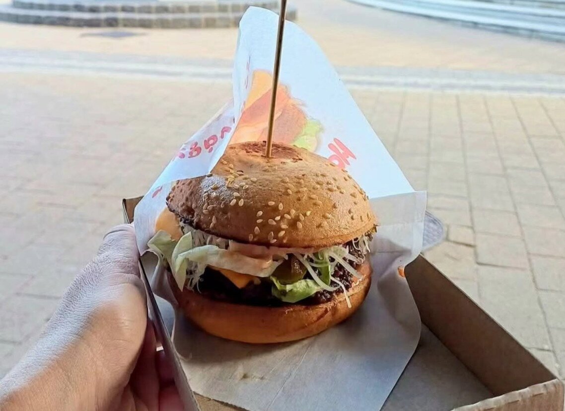 Hamburger_Világóra