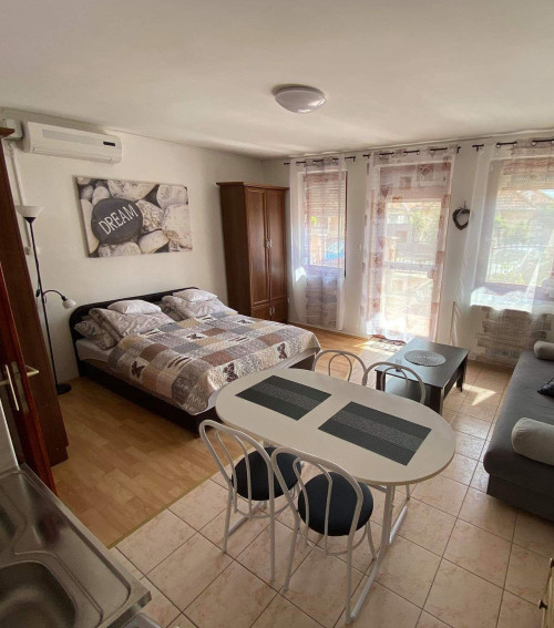 Hellasz Apartman Gyula