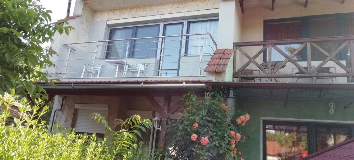 Végvári-Ház Gyula - 12