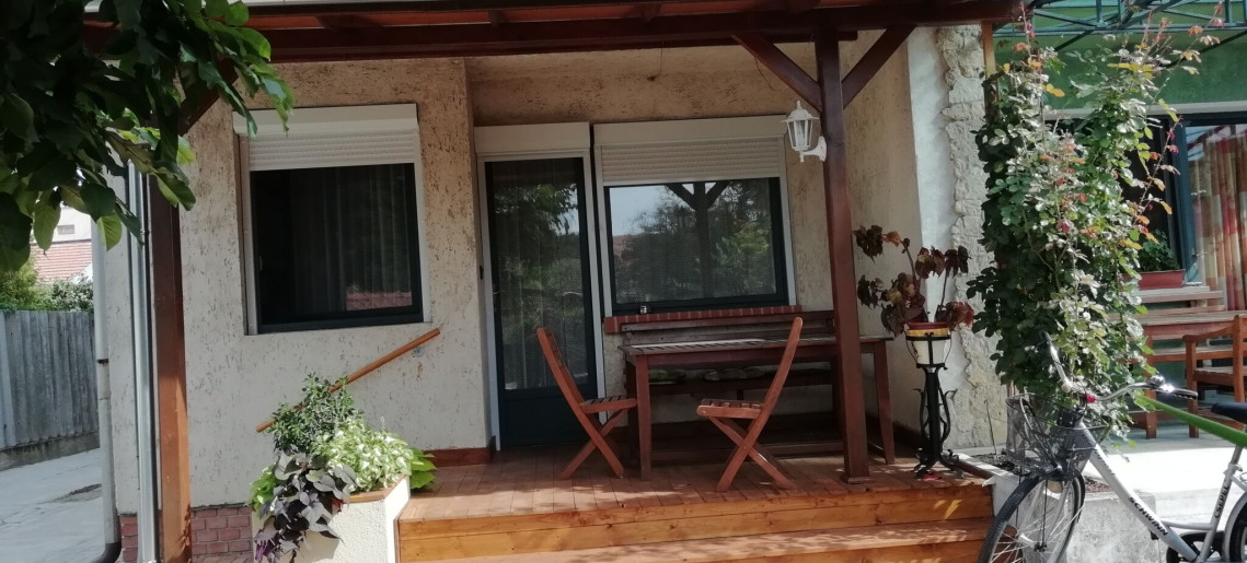 Végvári-Ház Gyula - 11