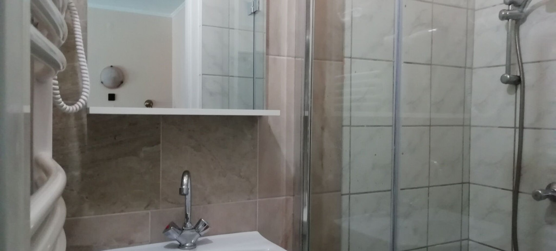 Végvári-Ház Gyula - 8