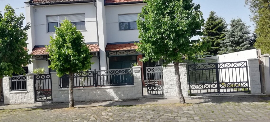 Végvári-Ház Gyula - 10