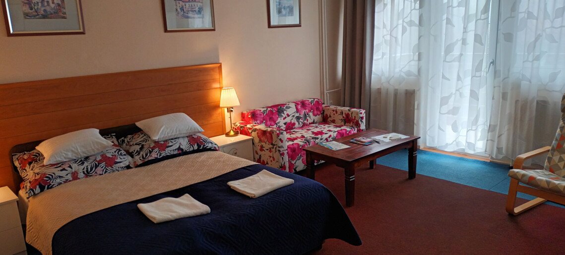 Végvári-Ház Gyula - 24