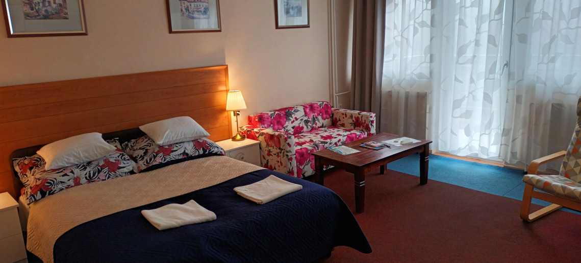 Végvári-Ház Gyula - 24