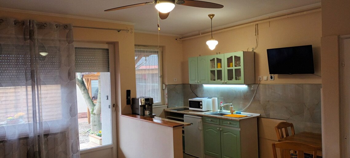 Végvári-Ház Gyula - 25