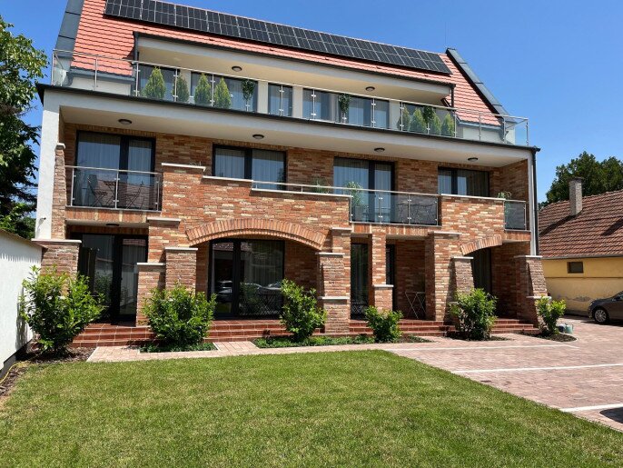 Castellum Panzió Gyula - 1