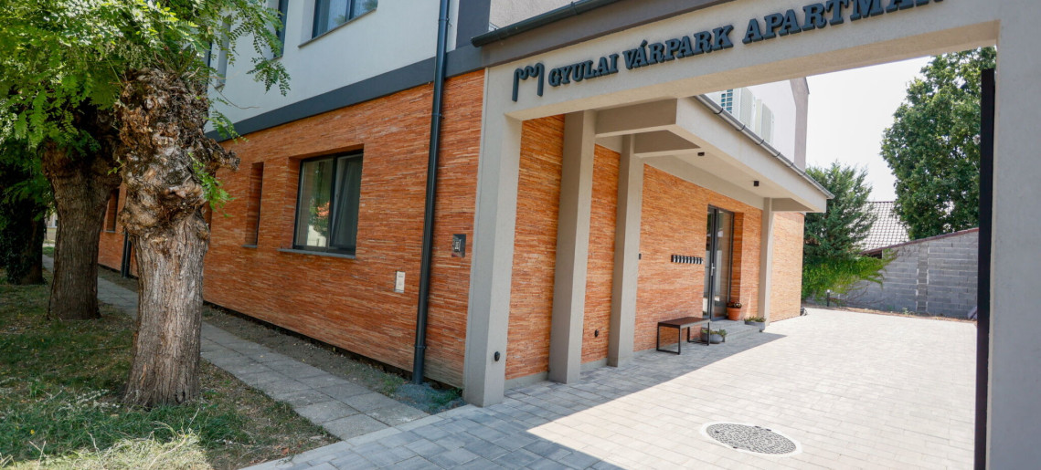 Gyulai Várpark Apartman 1 - 2