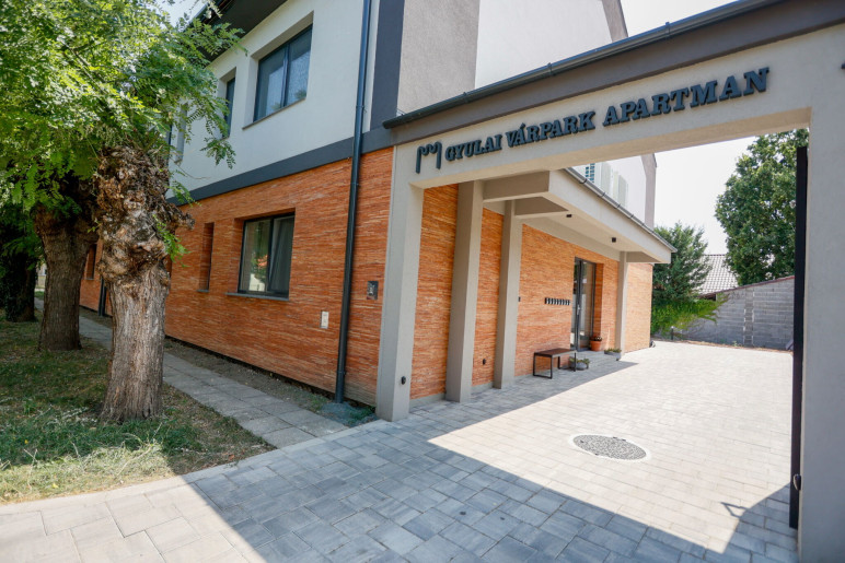 Gyulai Várpark Apartman 1 - 2