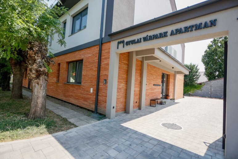Gyulai Várpark Apartman 1 - 2