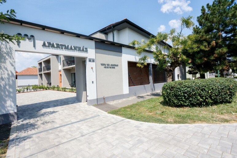 Várvavár Apartman Gyula - 1