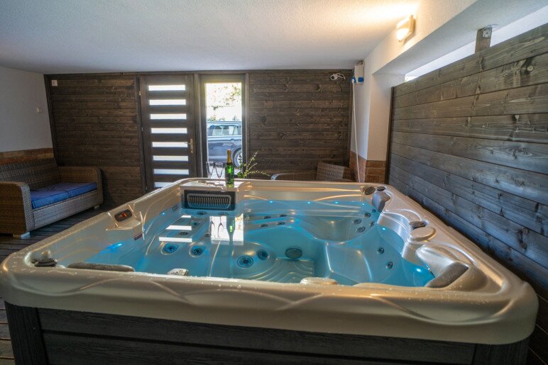 4 Ász Deluxe Apartman Gyula - 2