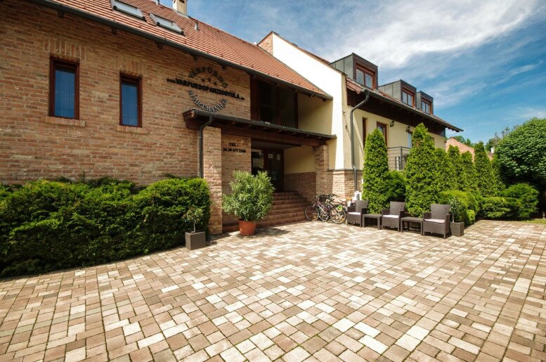 Várfürdő Panzió Gyula - 8