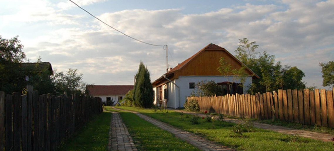 Páva Tanya és Vendégház Gyula - 1