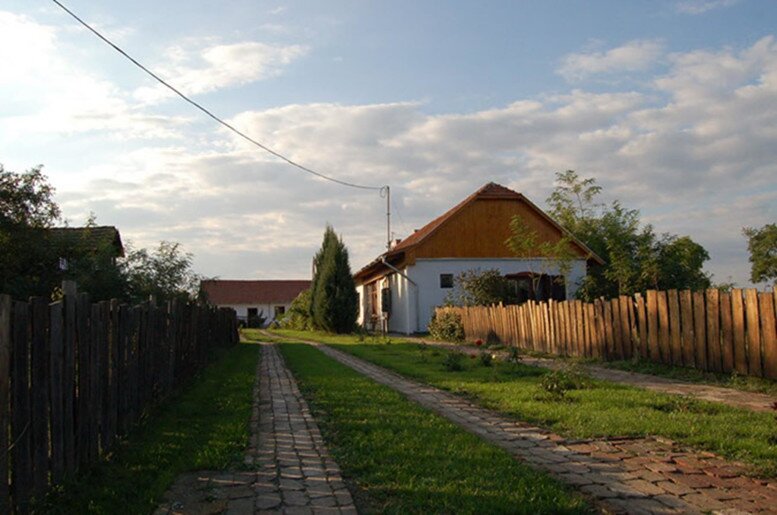 Páva Tanya és Vendégház Gyula - 1