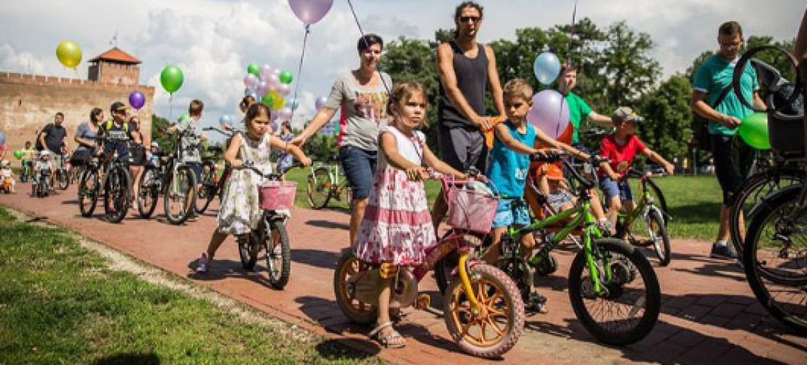 Gyermeknap a Várkertbe