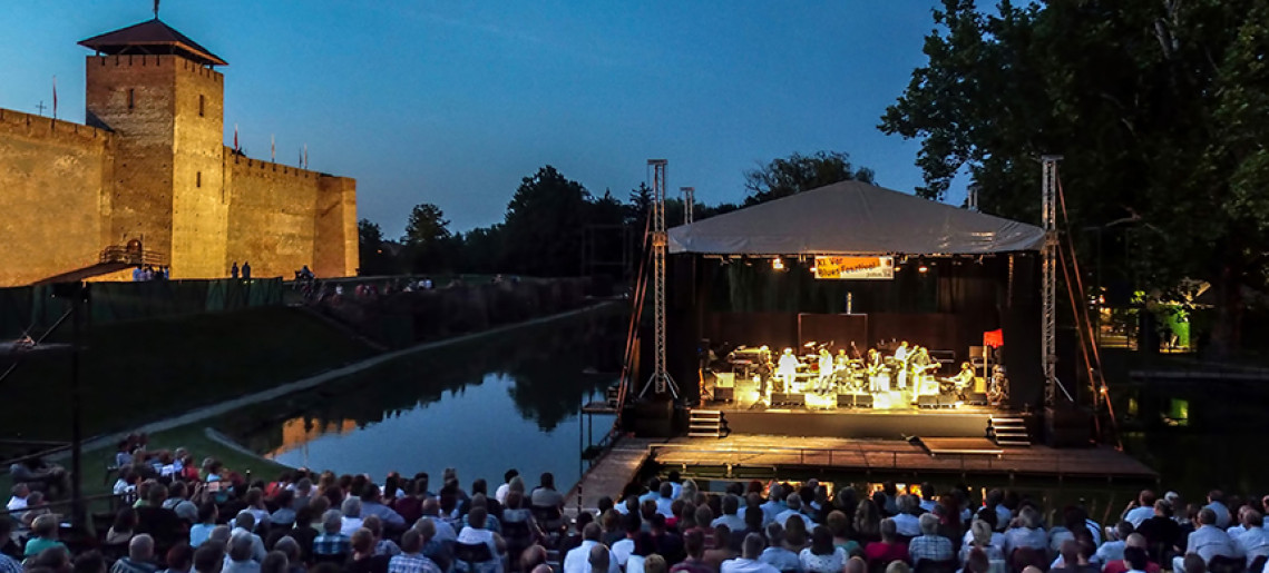 A Gyulai Várszínház 58. évadának ünnepélyes megnyitója