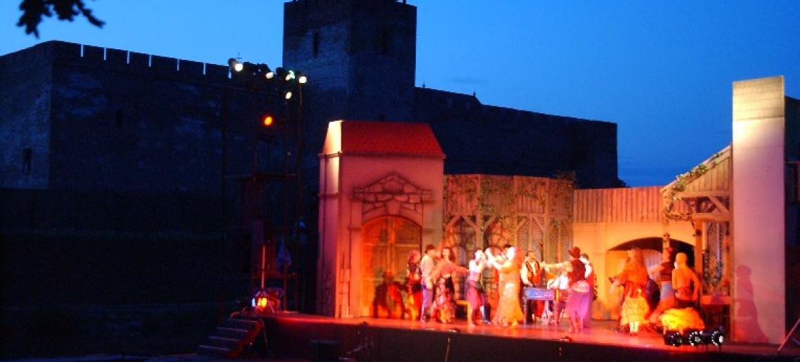 Gyulai Várszínház Összművészeti Fesztivál