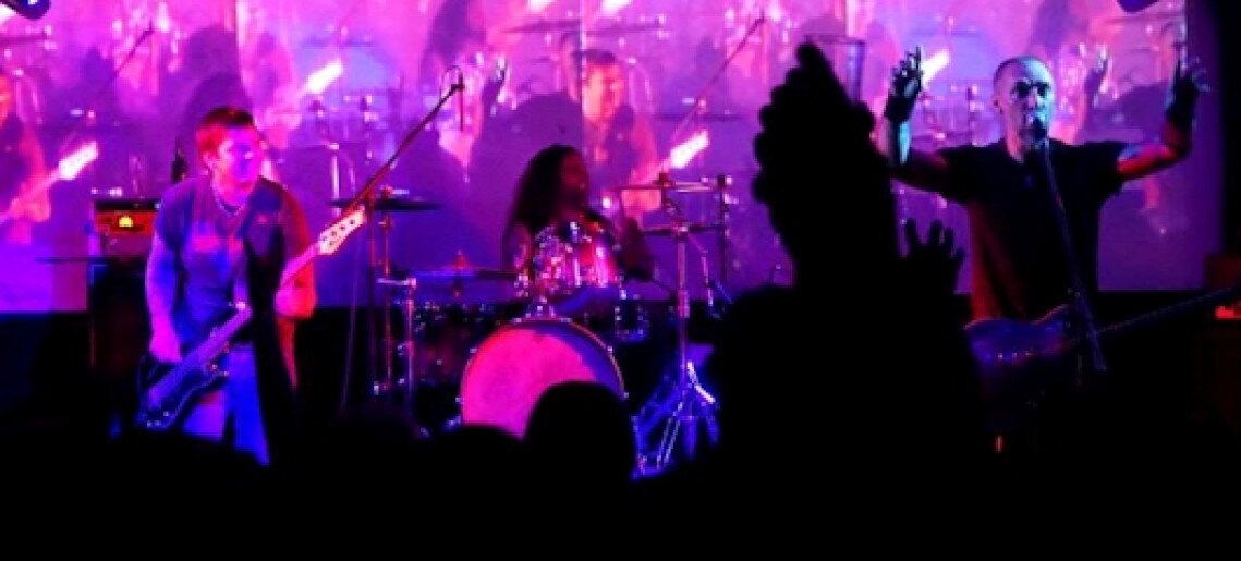 Mátyás Attila Band koncert a Red Holeban