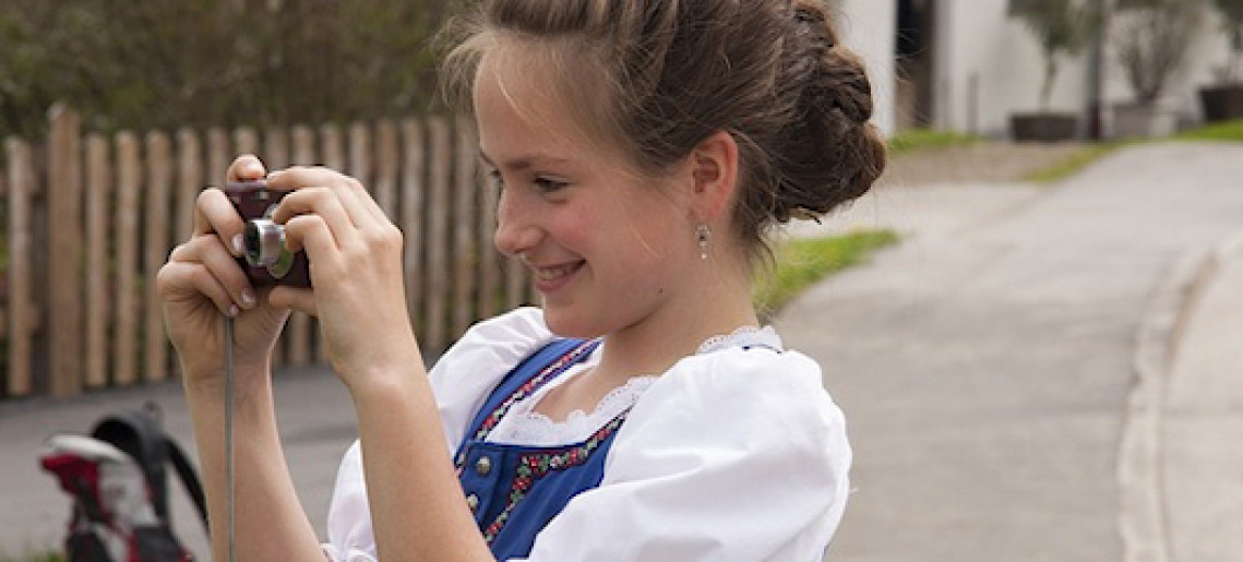 „Diákok a fényképezőgép mögött” - fotókiállítás megnyitó