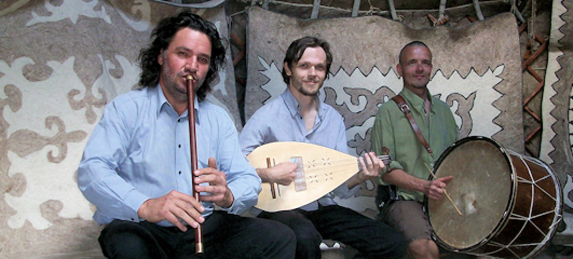 Ókörös trió és Puffin koncert a Várkertben