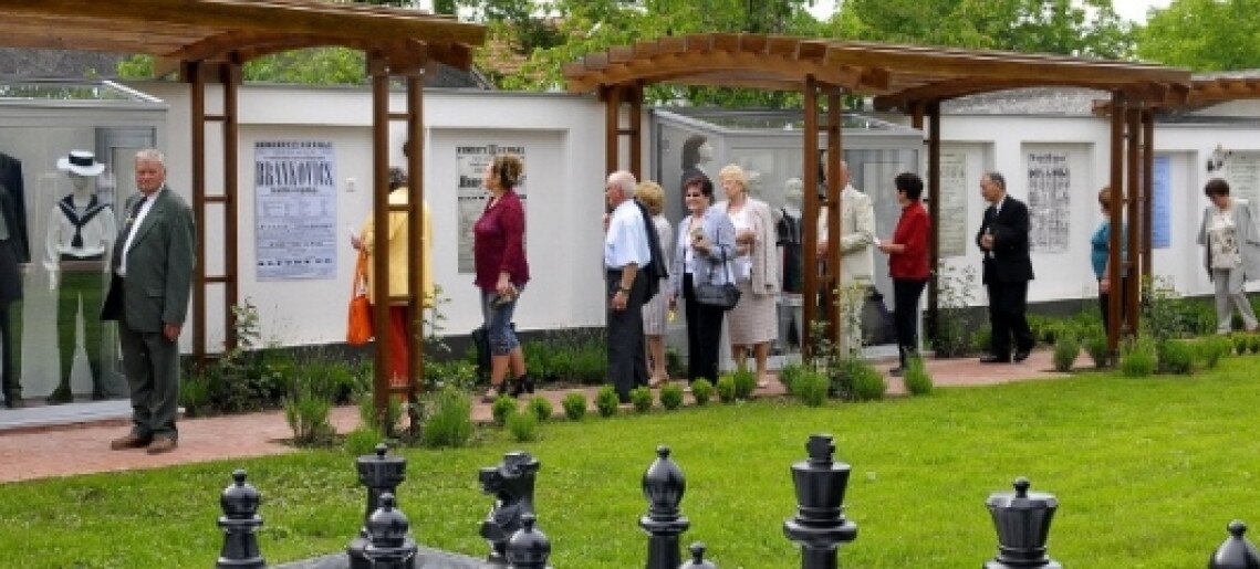 „Hazám, hazám, te mindenem!”